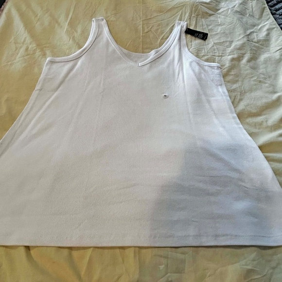 NEW PHOTOS! TANK TOP, 2-WAY VEE NECK/SCOOP NECK, WHITE, SIZE 4X, ADDITION ELLE, - Picture 4 of 10